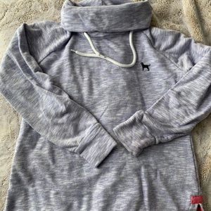 Long neck sweatshirt